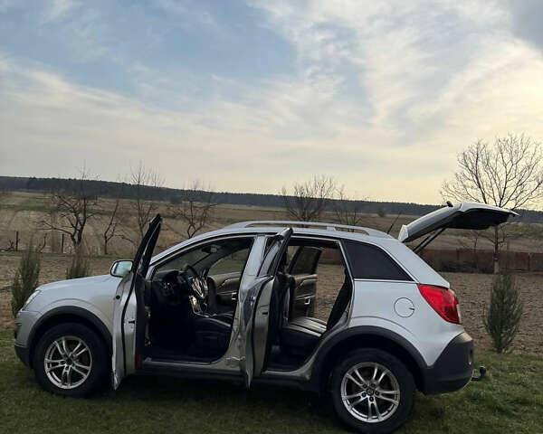 Сірий Опель Антара, об'ємом двигуна 2.23 л та пробігом 242 тис. км за 8700 $, фото 3 на Automoto.ua