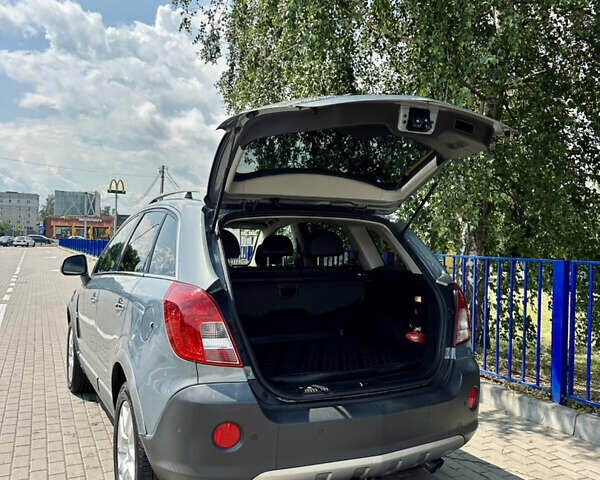 Серый Опель Антара, объемом двигателя 2.23 л и пробегом 233 тыс. км за 9200 $, фото 10 на Automoto.ua