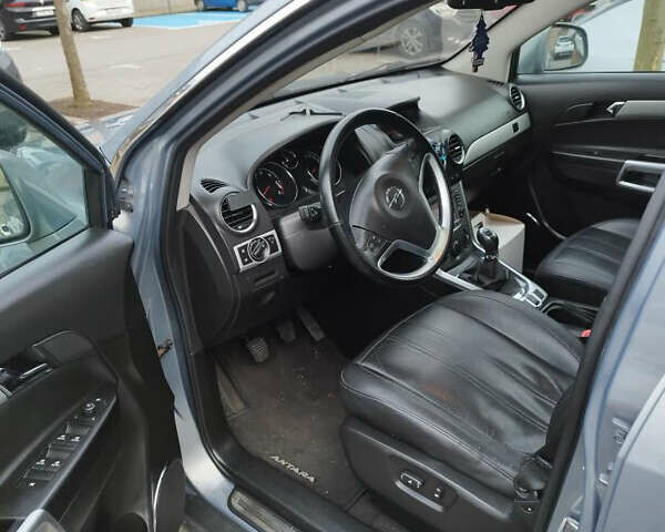 Серый Опель Антара, объемом двигателя 2.2 л и пробегом 180 тыс. км за 11810 $, фото 11 на Automoto.ua