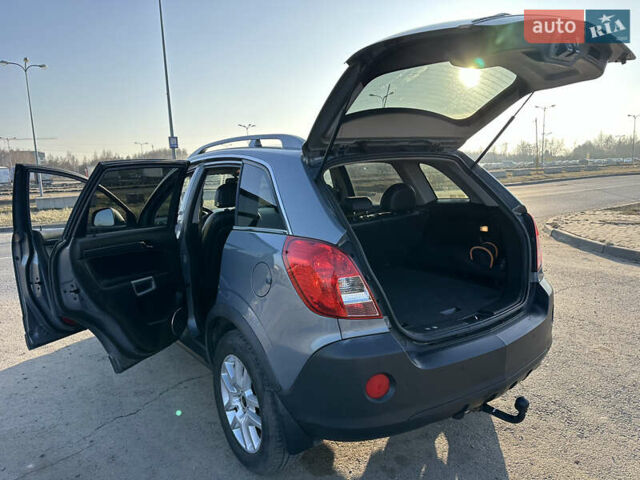 Серый Опель Антара, объемом двигателя 2.2 л и пробегом 200 тыс. км за 10500 $, фото 4 на Automoto.ua