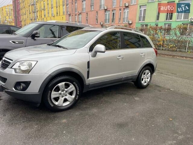 Серый Опель Антара, объемом двигателя 2.4 л и пробегом 153 тыс. км за 12000 $, фото 5 на Automoto.ua