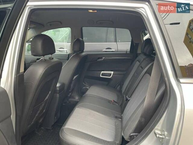 Серый Опель Антара, объемом двигателя 2.4 л и пробегом 153 тыс. км за 12000 $, фото 2 на Automoto.ua