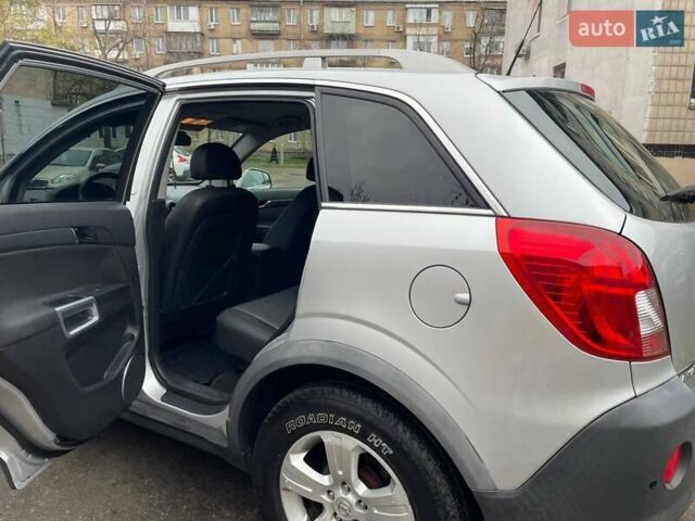 Серый Опель Антара, объемом двигателя 2.4 л и пробегом 153 тыс. км за 12000 $, фото 22 на Automoto.ua