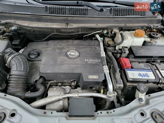 Серый Опель Антара, объемом двигателя 2.23 л и пробегом 212 тыс. км за 10900 $, фото 16 на Automoto.ua