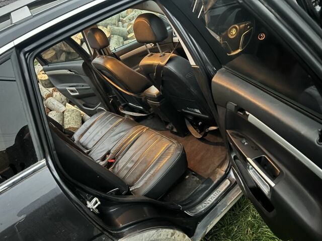 Сірий Опель Антара, об'ємом двигуна 2.2 л та пробігом 200 тис. км за 2800 $, фото 4 на Automoto.ua