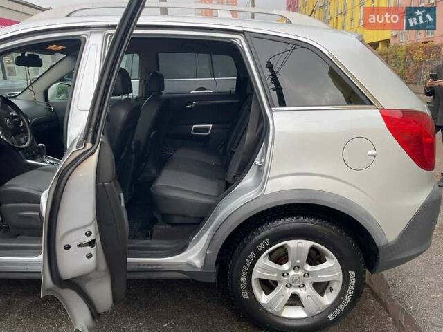 Серый Опель Антара, объемом двигателя 2.4 л и пробегом 153 тыс. км за 12000 $, фото 6 на Automoto.ua