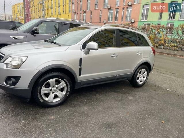 Серый Опель Антара, объемом двигателя 2.4 л и пробегом 153 тыс. км за 12000 $, фото 3 на Automoto.ua