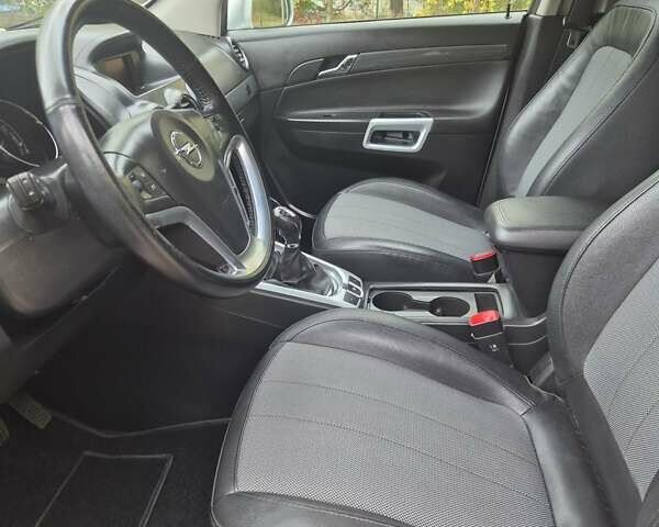 Серый Опель Антара, объемом двигателя 2.4 л и пробегом 157 тыс. км за 12900 $, фото 22 на Automoto.ua