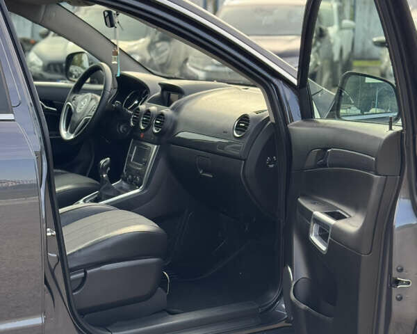 Серый Опель Антара, объемом двигателя 2.2 л и пробегом 206 тыс. км за 11555 $, фото 28 на Automoto.ua