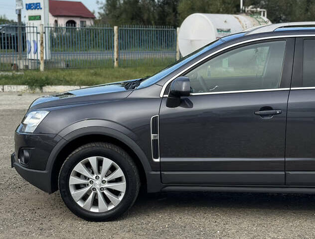 Серый Опель Антара, объемом двигателя 2.2 л и пробегом 206 тыс. км за 11555 $, фото 14 на Automoto.ua