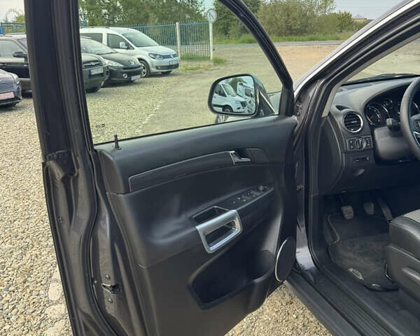 Серый Опель Антара, объемом двигателя 2.2 л и пробегом 206 тыс. км за 11555 $, фото 18 на Automoto.ua