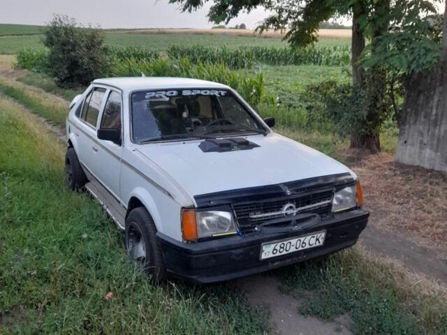 Опель Аскона 1980 у Каменке на Automoto.ua Білий Опель Аскона, об'ємом двигуна 8 л та пробігом 96 тис. км за 435 $, фото 2 на Automoto.ua