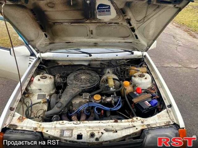 Білий Опель Аскона, об'ємом двигуна 1.8 л та пробігом 185 тис. км за 604 $, фото 10 на Automoto.ua