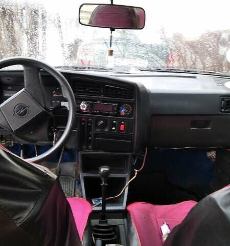 Белый Опель Аскона, объемом двигателя 1.6 л и пробегом 100 тыс. км за 335 $, фото 2 на Automoto.ua