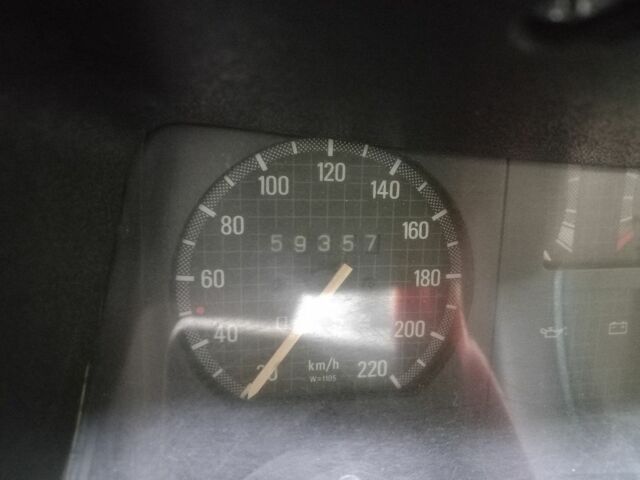 Белый Опель Аскона, объемом двигателя 1.8 л и пробегом 500 тыс. км за 795 $, фото 5 на Automoto.ua