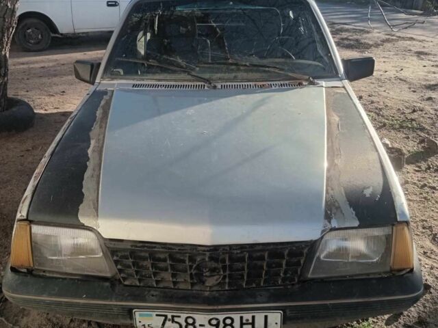 Білий Опель Аскона, об'ємом двигуна 1.5 л та пробігом 5 тис. км за 710 $, фото 7 на Automoto.ua