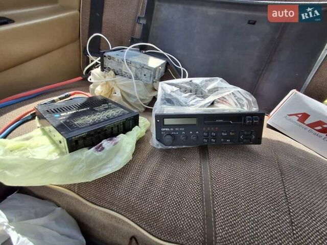 Белый Опель Аскона, объемом двигателя 1.6 л и пробегом 777 тыс. км за 1200 $, фото 54 на Automoto.ua