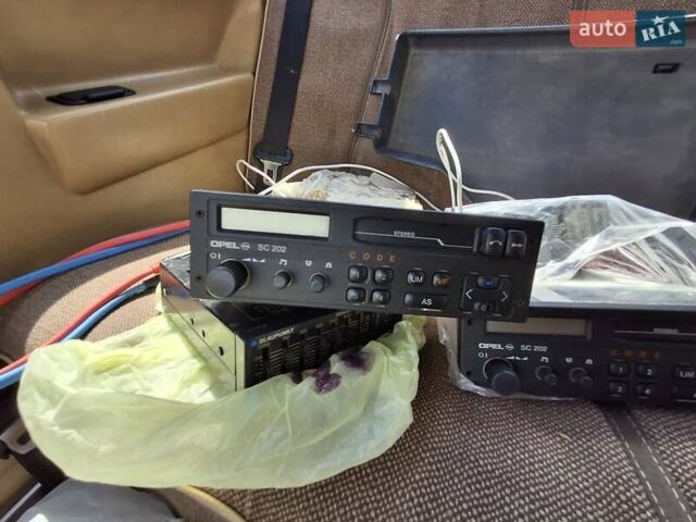 Белый Опель Аскона, объемом двигателя 1.6 л и пробегом 777 тыс. км за 1200 $, фото 25 на Automoto.ua