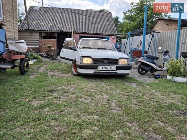 Белый Опель Аскона, объемом двигателя 1.6 л и пробегом 777 тыс. км за 1200 $, фото 36 на Automoto.ua
