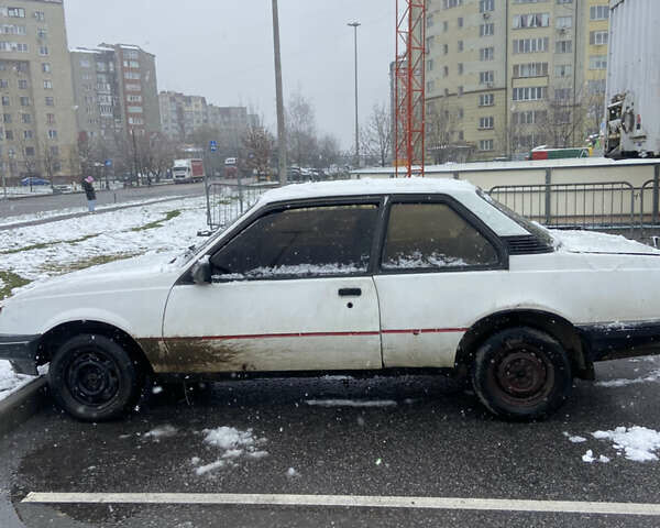 Белый Опель Аскона, объемом двигателя 1.6 л и пробегом 200 тыс. км за 299 $, фото 3 на Automoto.ua