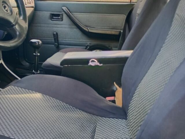 Белый Опель Аскона, объемом двигателя 1.6 л и пробегом 573 тыс. км за 955 $, фото 22 на Automoto.ua