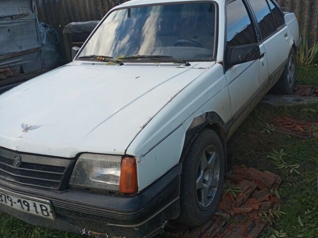 Опель Аскона 1987 в Коломые на Automoto.ua Белый Опель Аскона, объемом двигателя 8 л и пробегом 200 тыс. км за 900 $, фото 5 на Automoto.ua
