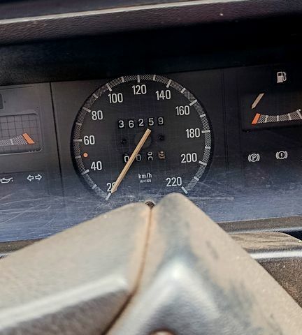 Белый Опель Аскона, объемом двигателя 1.6 л и пробегом 0 тыс. км за 1000 $, фото 2 на Automoto.ua