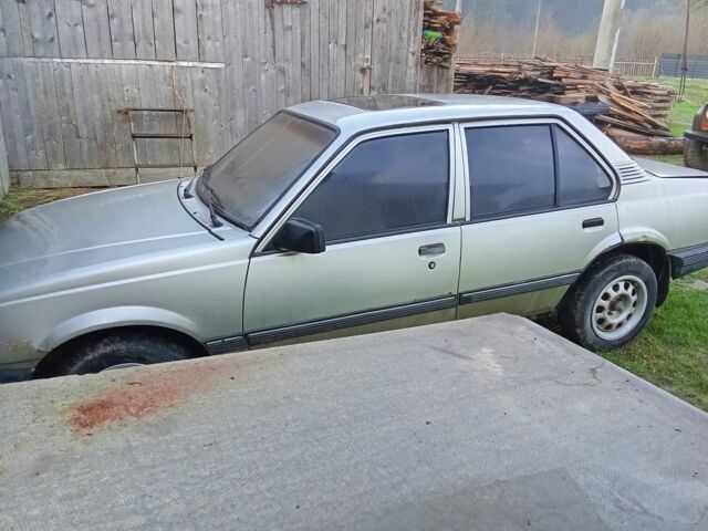 Бежевый Опель Аскона, объемом двигателя 0 л и пробегом 1000 тыс. км за 500 $, фото 1 на Automoto.ua