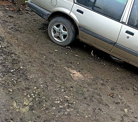 Бежевый Опель Аскона, объемом двигателя 1.6 л и пробегом 200 тыс. км за 500 $, фото 6 на Automoto.ua