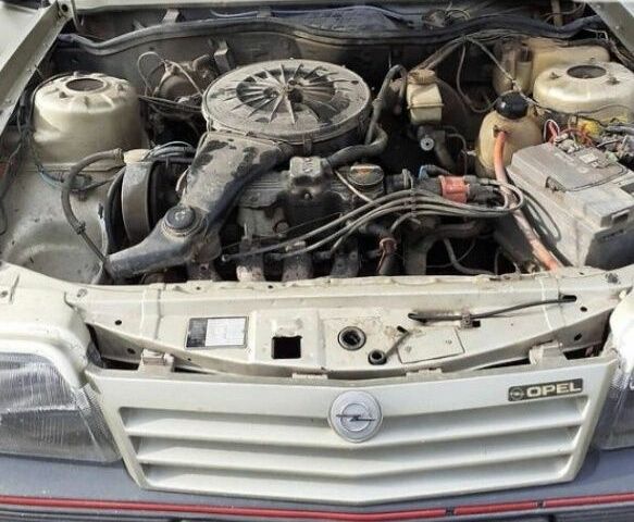 Бежевий Опель Аскона, об'ємом двигуна 1.6 л та пробігом 300 тис. км за 650 $, фото 3 на Automoto.ua