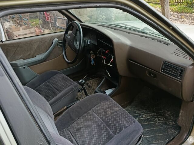 Бежевый Опель Аскона, объемом двигателя 0 л и пробегом 1 тыс. км за 650 $, фото 5 на Automoto.ua