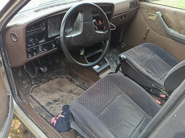 Бежевый Опель Аскона, объемом двигателя 0 л и пробегом 1 тыс. км за 650 $, фото 6 на Automoto.ua