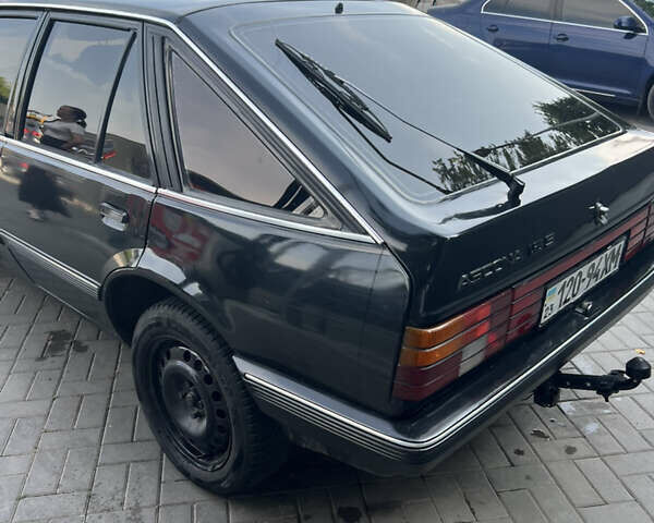 Черный Опель Аскона, объемом двигателя 1.6 л и пробегом 70 тыс. км за 800 $, фото 7 на Automoto.ua