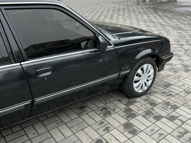 Черный Опель Аскона, объемом двигателя 1.6 л и пробегом 1000 тыс. км за 900 $, фото 7 на Automoto.ua