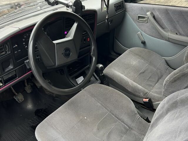 Черный Опель Аскона, объемом двигателя 1.6 л и пробегом 1000 тыс. км за 900 $, фото 22 на Automoto.ua