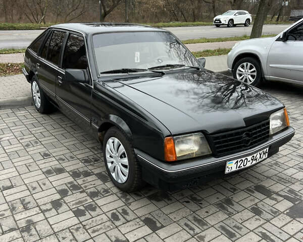 Черный Опель Аскона, объемом двигателя 0 л и пробегом 700 тыс. км за 1000 $, фото 3 на Automoto.ua