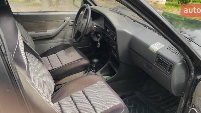 Черный Опель Аскона, объемом двигателя 1.6 л и пробегом 200 тыс. км за 500 $, фото 7 на Automoto.ua