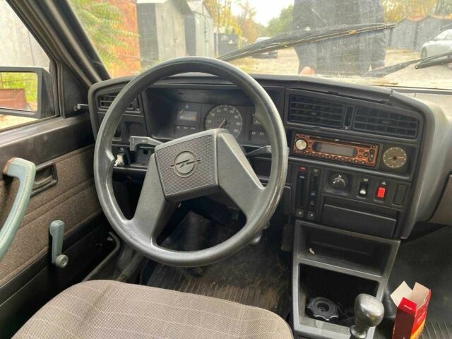 Коричневый Опель Аскона, объемом двигателя 1.3 л и пробегом 666 тыс. км за 166 $, фото 6 на Automoto.ua