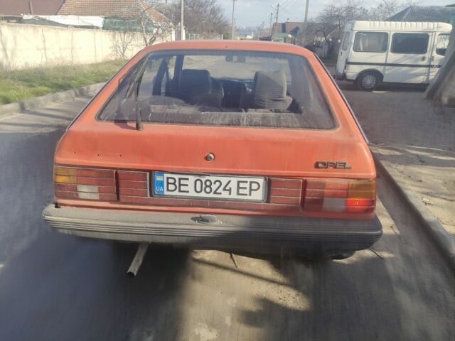 Червоний Опель Аскона, об'ємом двигуна 1.8 л та пробігом 2 тис. км за 496 $, фото 2 на Automoto.ua