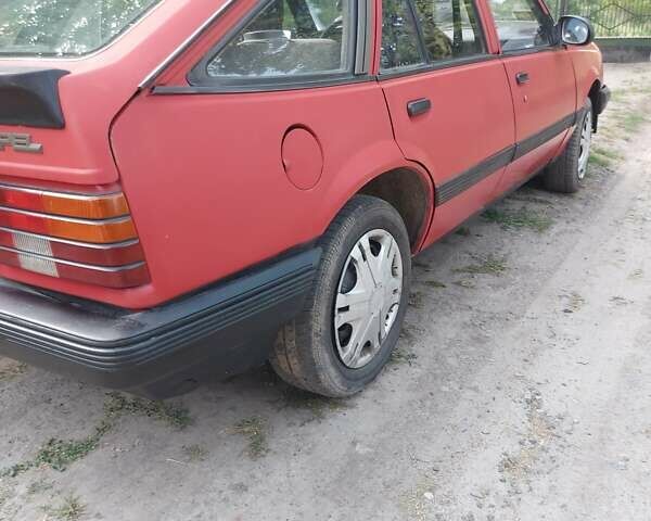 Червоний Опель Аскона, об'ємом двигуна 1.4 л та пробігом 200 тис. км за 450 $, фото 8 на Automoto.ua