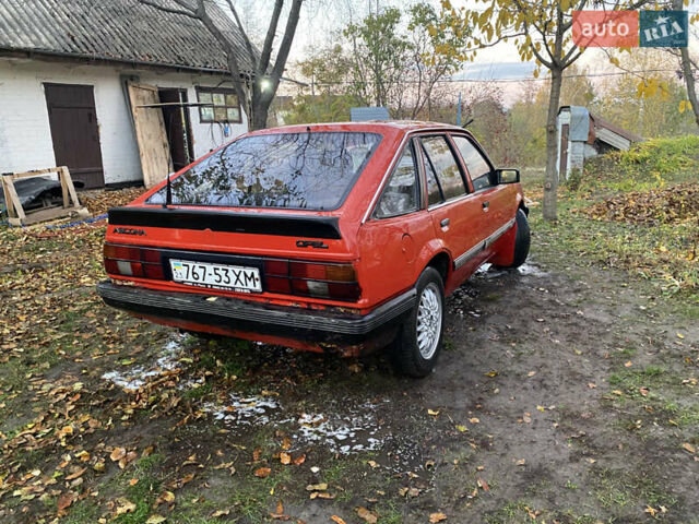 Красный Опель Аскона, объемом двигателя 1.3 л и пробегом 100 тыс. км за 1100 $, фото 4 на Automoto.ua