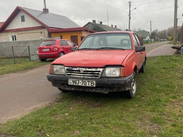 Червоний Опель Аскона, об'ємом двигуна 1.6 л та пробігом 150 тис. км за 500 $, фото 1 на Automoto.ua