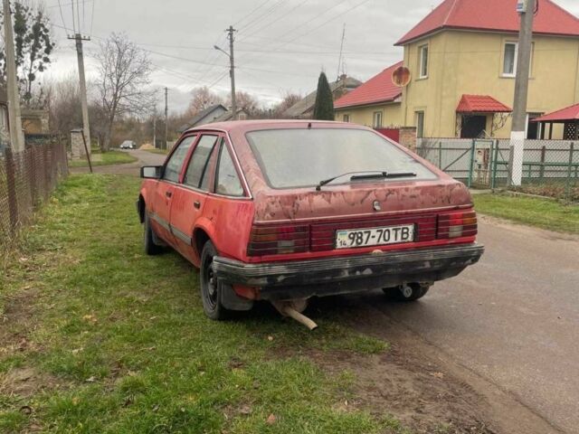 Червоний Опель Аскона, об'ємом двигуна 1.6 л та пробігом 150 тис. км за 500 $, фото 3 на Automoto.ua