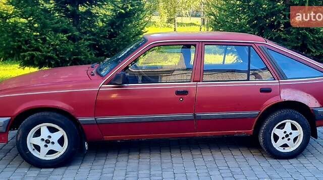 Опель Аскона 1986 в Ратно на Automoto.ua Красный Опель Аскона, объемом двигателя 1.6 л и пробегом 300 тыс. км за 800 $, фото 3 на Automoto.ua