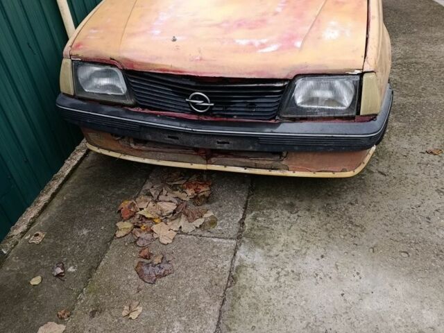 Красный Опель Аскона, объемом двигателя 0 л и пробегом 100 тыс. км за 357 $, фото 4 на Automoto.ua