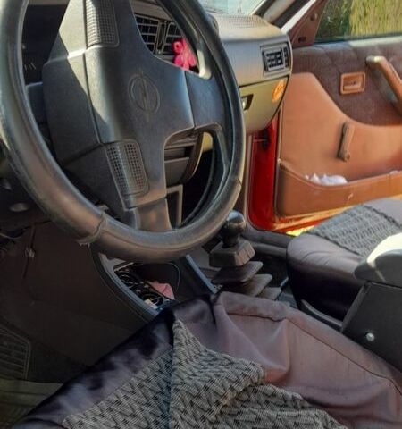 Червоний Опель Аскона, об'ємом двигуна 1.6 л та пробігом 500 тис. км за 1000 $, фото 4 на Automoto.ua