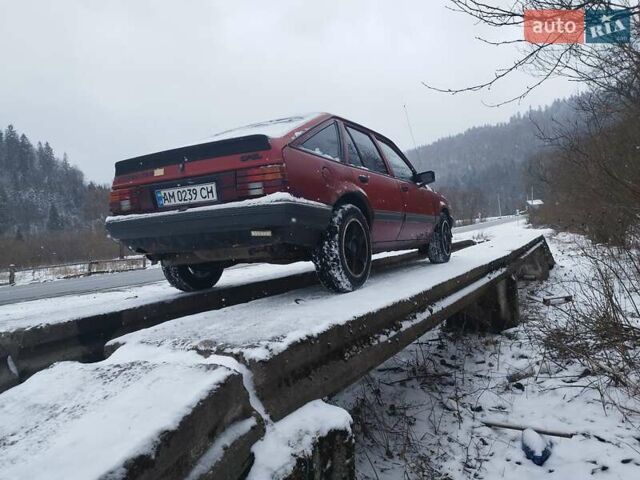 Красный Опель Аскона, объемом двигателя 1.6 л и пробегом 500 тыс. км за 800 $, фото 3 на Automoto.ua