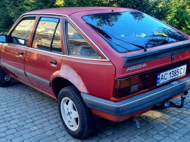 Красный Опель Аскона, объемом двигателя 1.6 л и пробегом 300 тыс. км за 900 $, фото 2 на Automoto.ua