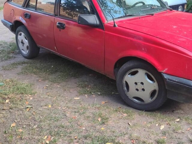 Красный Опель Аскона, объемом двигателя 2 л и пробегом 30 тыс. км за 691 $, фото 3 на Automoto.ua