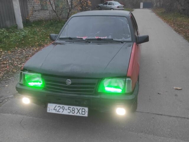 Червоний Опель Аскона, об'ємом двигуна 1.6 л та пробігом 120 тис. км за 764 $, фото 4 на Automoto.ua